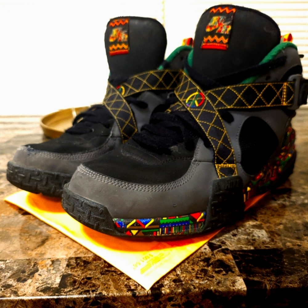 Nike Air Raid 'Peace'